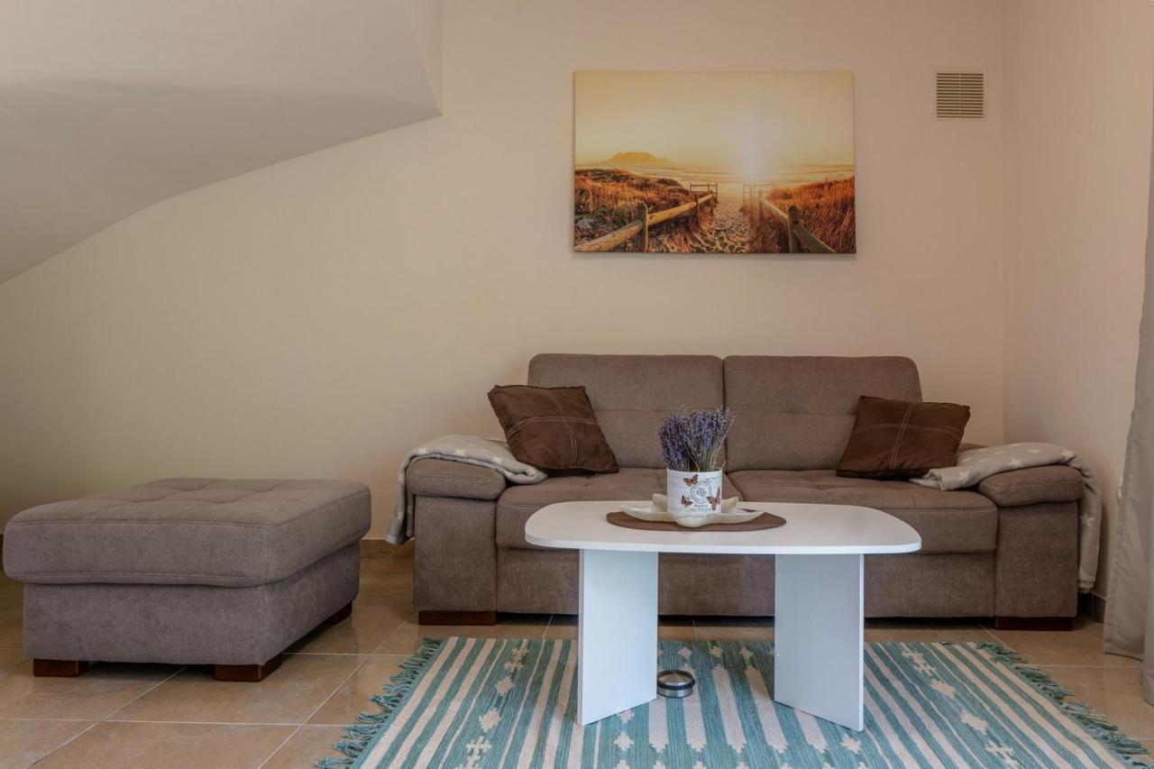 Apartments Sum Mora Vir Exterior photo