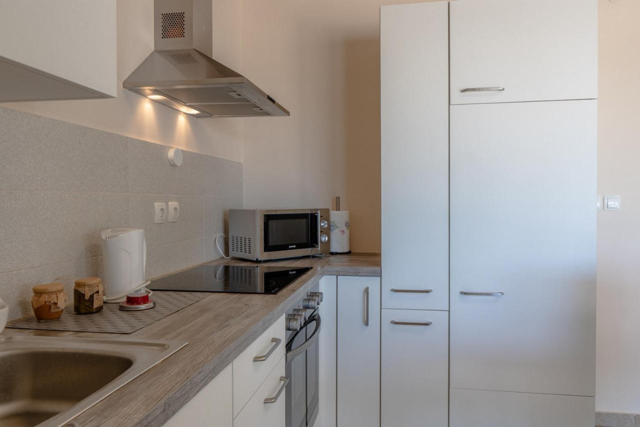 Apartments Sum Mora Vir Exterior photo