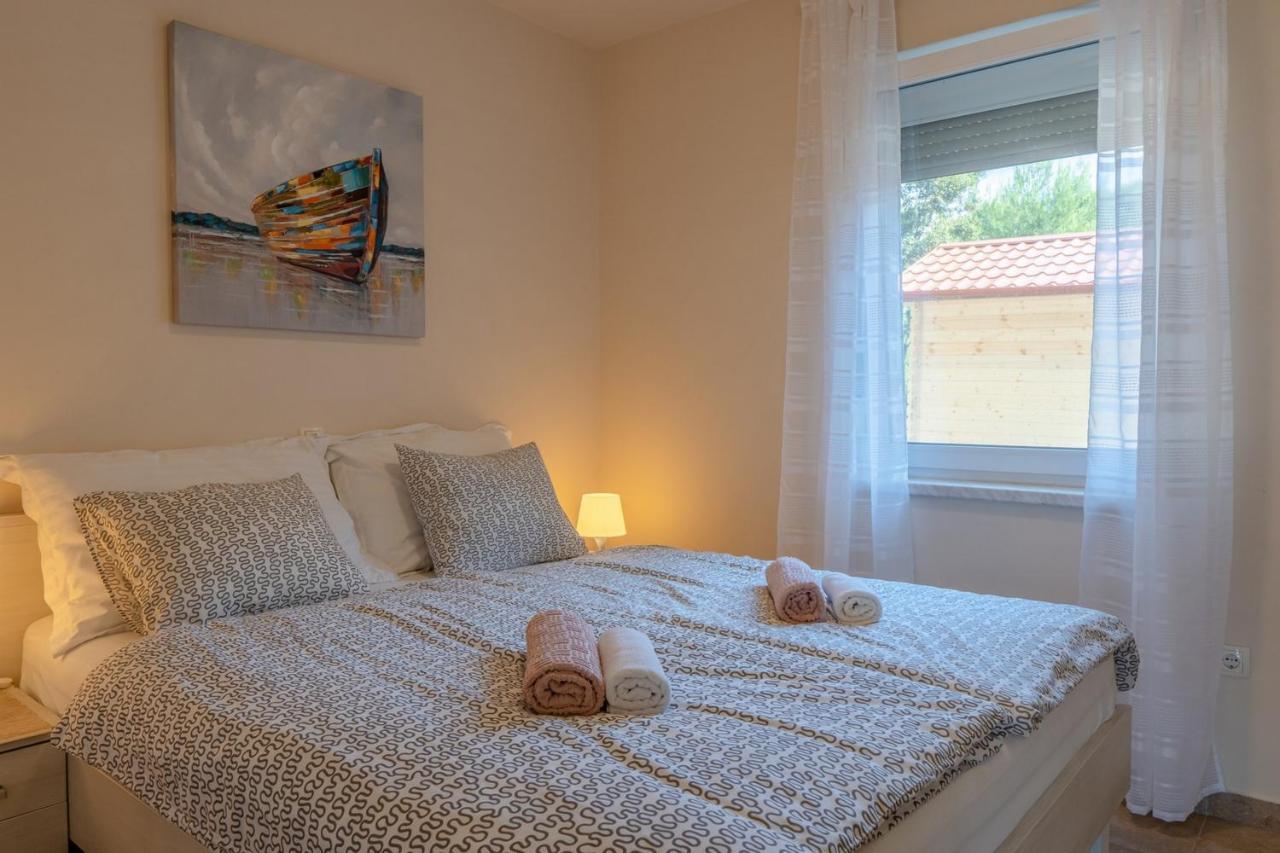 Apartments Sum Mora Vir Exterior photo